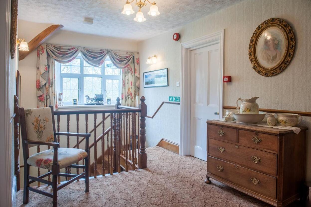 オークハンプトン Knole Farm Bed & Breakfast エクステリア 写真