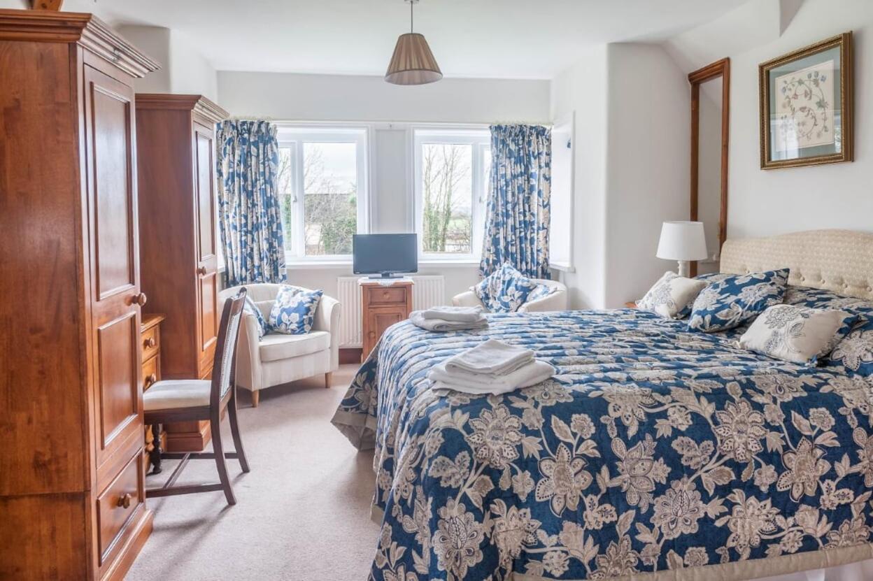 オークハンプトン Knole Farm Bed & Breakfast エクステリア 写真