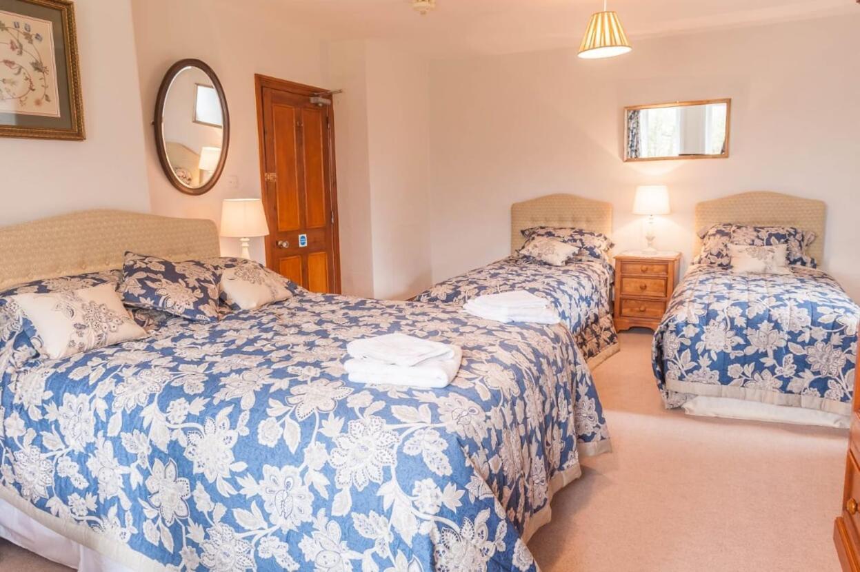 オークハンプトン Knole Farm Bed & Breakfast エクステリア 写真